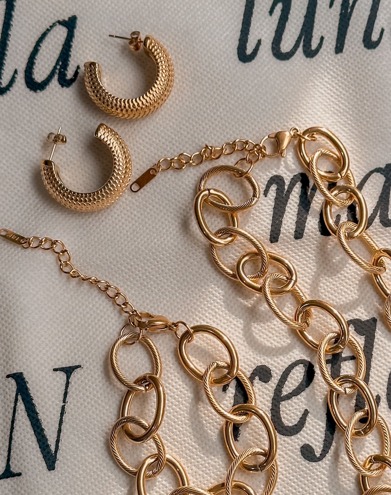 Snake hoops