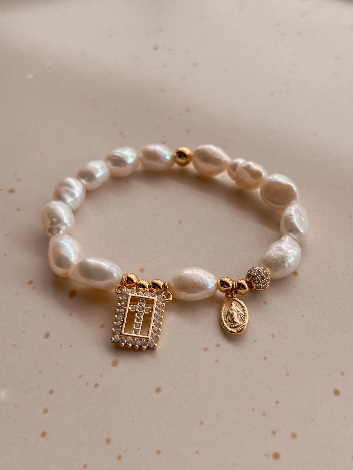 Pulsera religiosa