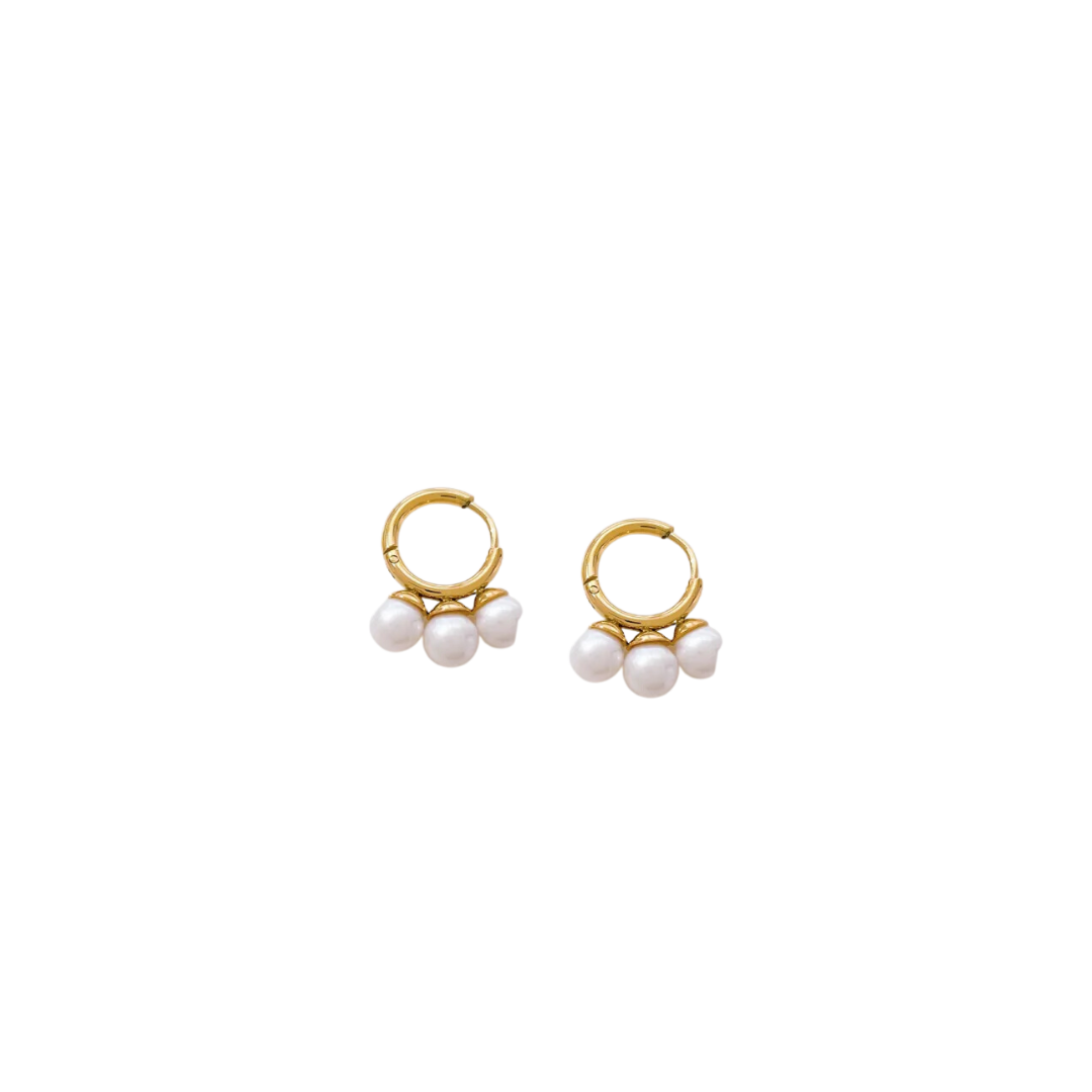 Cutie pearl hoops