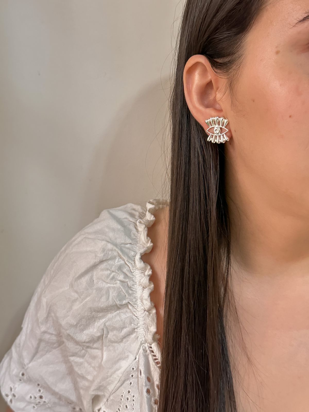Ambar studs