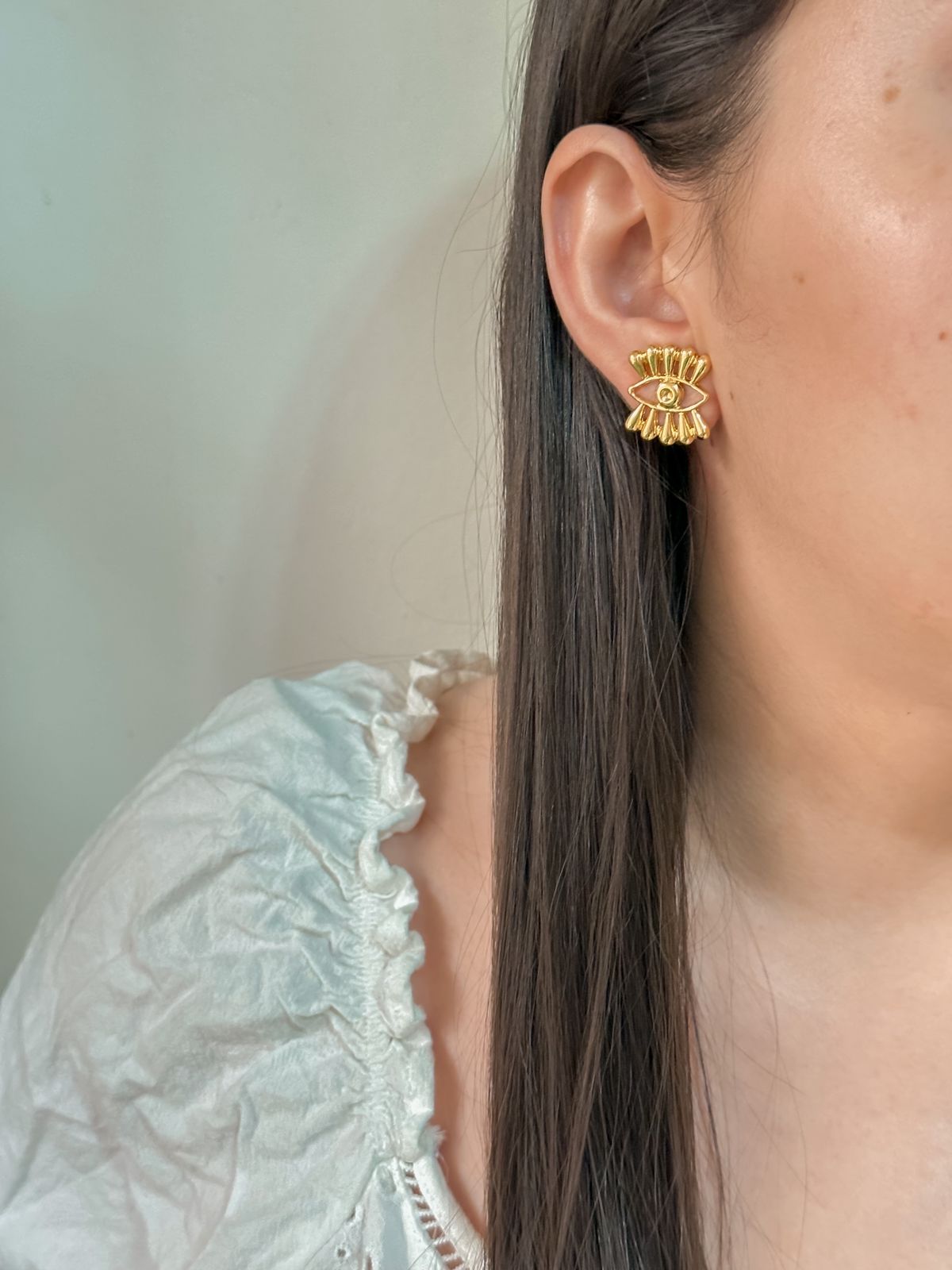 Ambar studs
