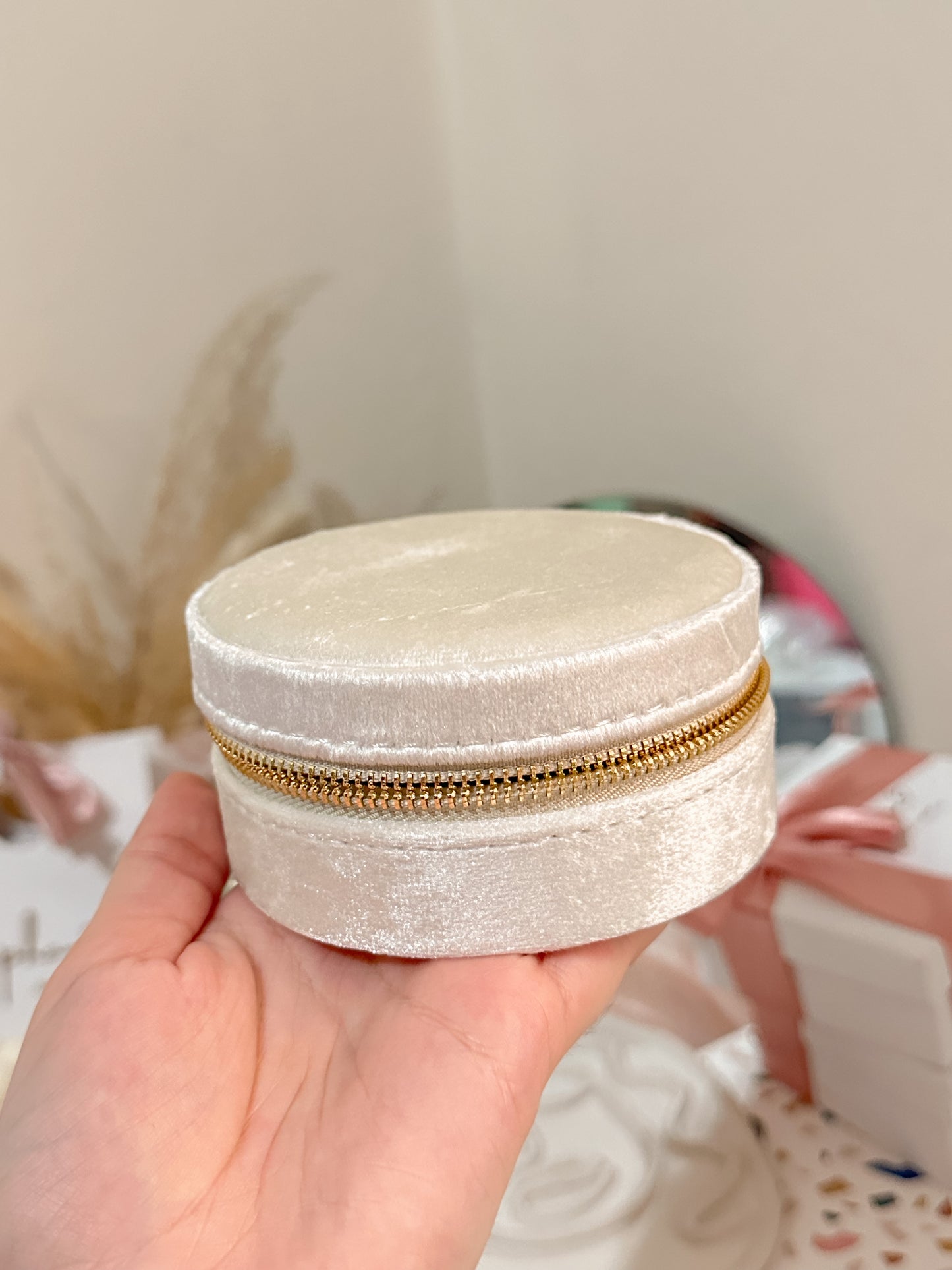 Round white travel size jewelry box (suede)
