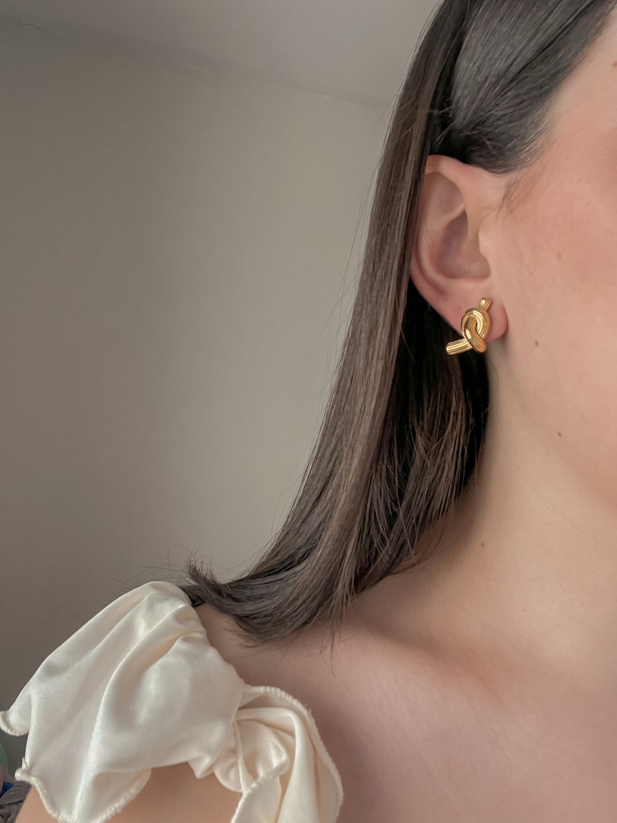 Knotty studs