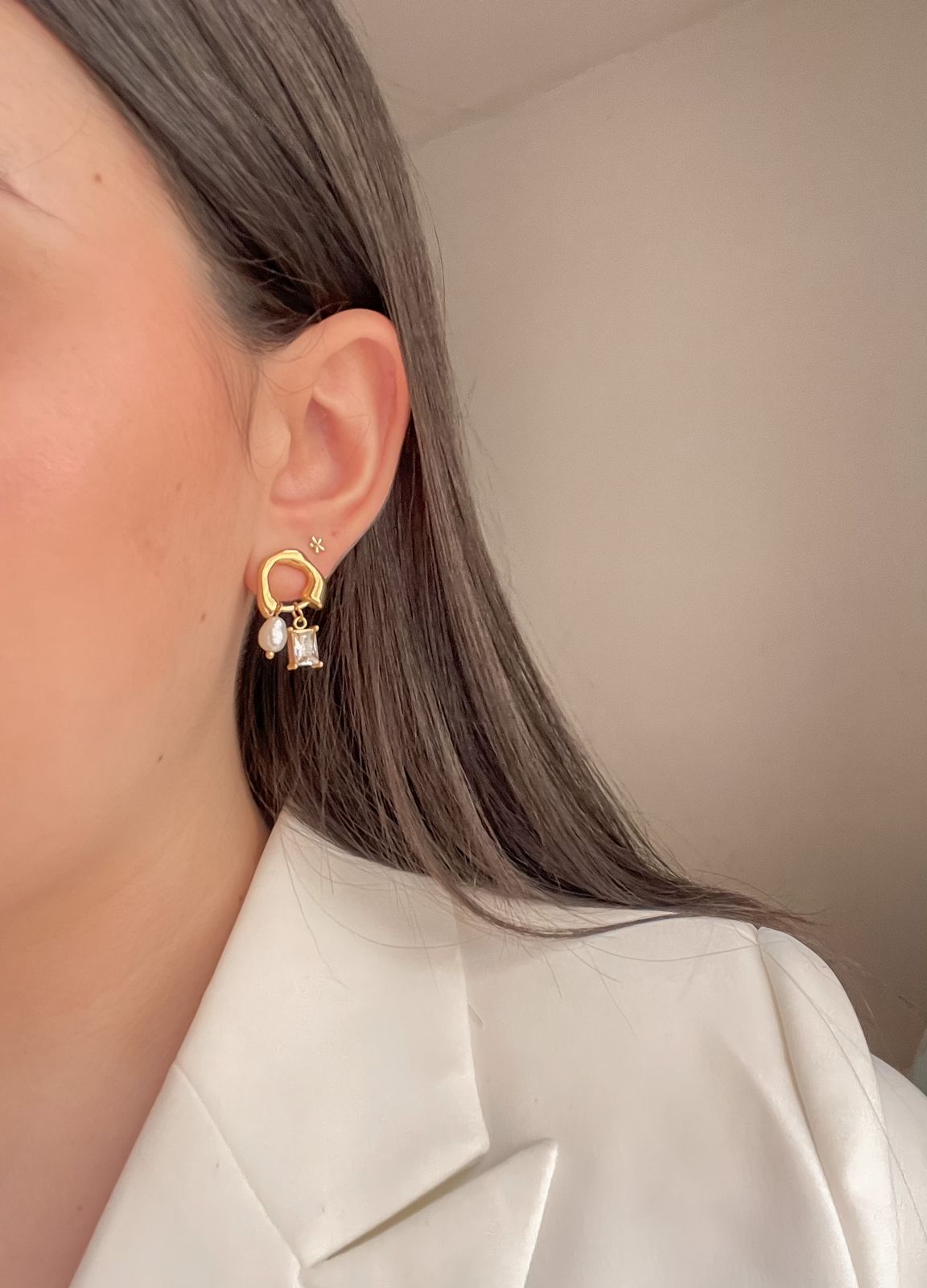 glow earrings