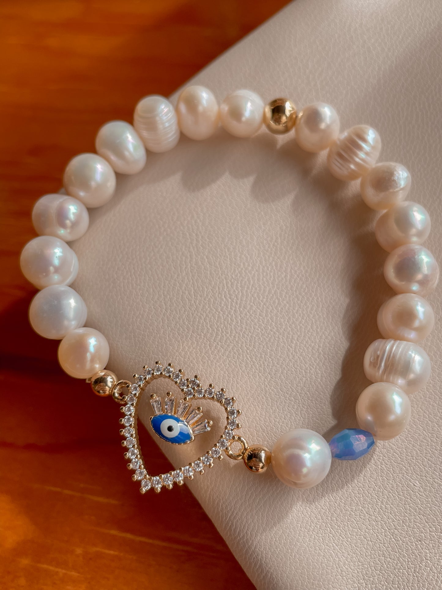 Pulsera de corazón +ojo