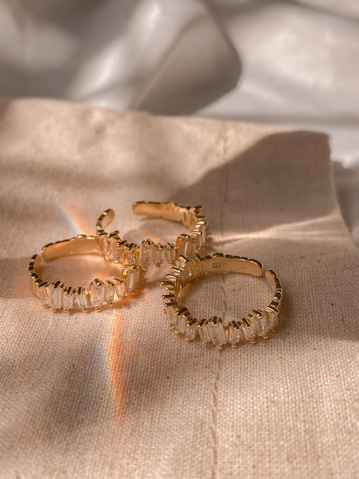 Zircon ring
