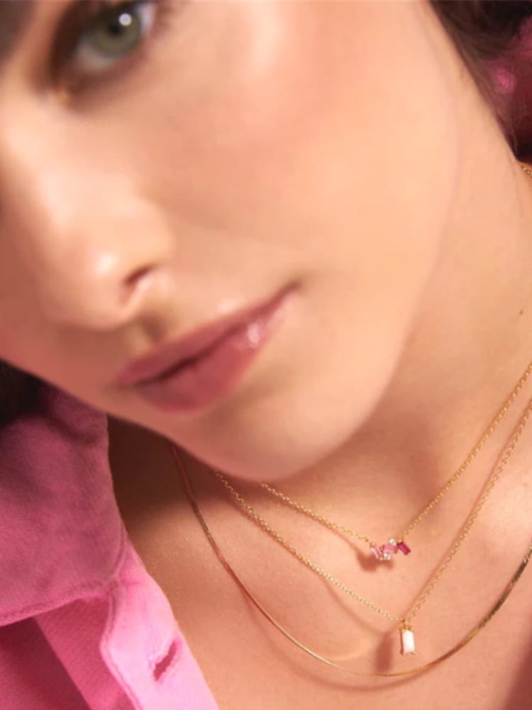 Pinky love necklace